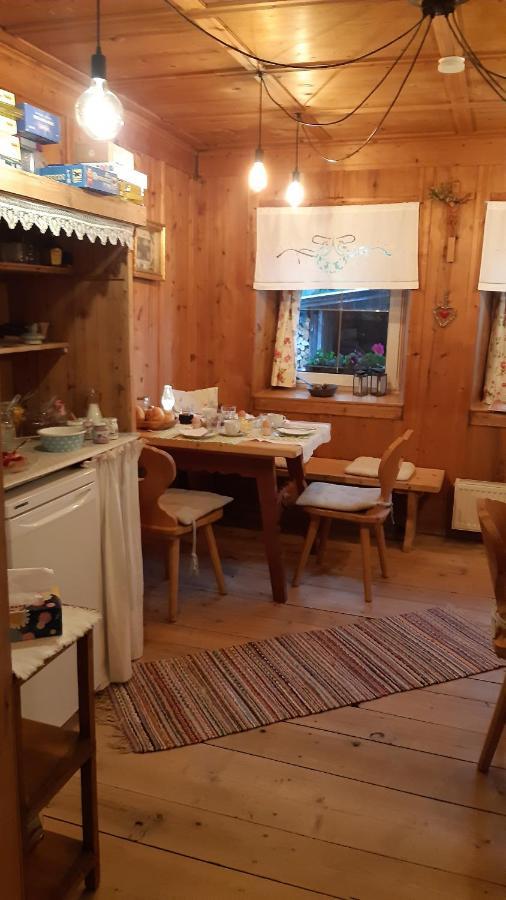 Bed & Breakfast Dolomiti Bey Haus Pinter Assling Esterno foto
