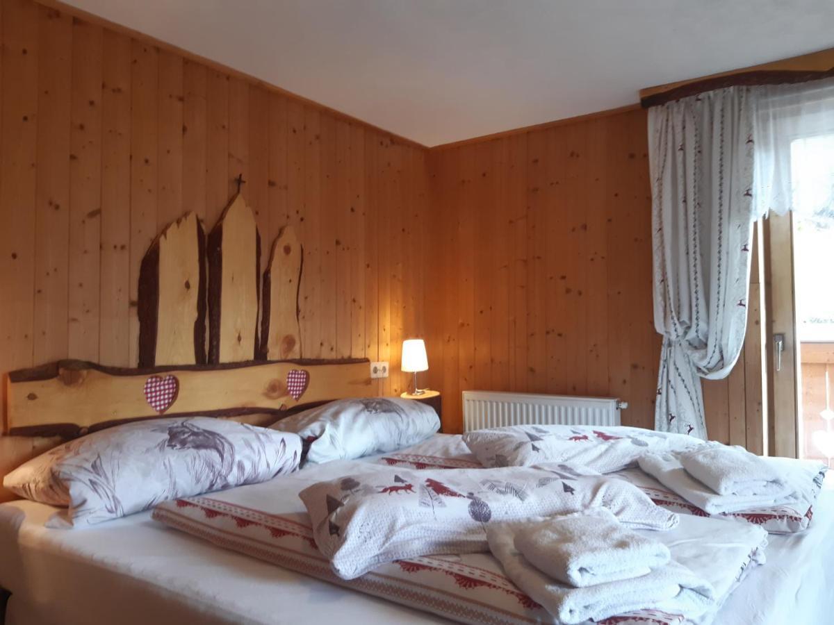 Bed & Breakfast Dolomiti Bey Haus Pinter Assling Esterno foto
